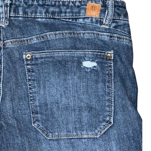 NWT Plus Size Democracy Flex-ellant Girlfriend Embroidered Cuffed Jeans 14W #127 - Picture 11 of 14